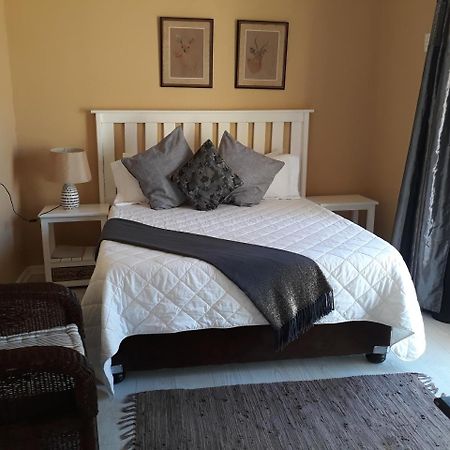 African Dreams Bed And Breakfast East London Bagian luar foto